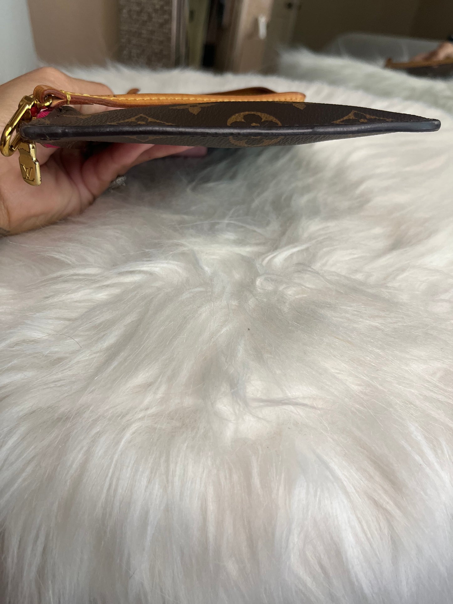 Neverfull MM Pouch Monogram